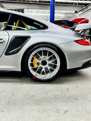 Buy Now 19 INCH CENTERLOCK FORGED WHEELS RIMS for PORSCHE 911 997.2 GT2 RS 2011 and upgrade car parts from SIR Tuning at the Best Price. Headlights, Tail lights, Bodykits, Navigations, wheels and more - Fast & Free Shipping within Europe, US & Worldwide.