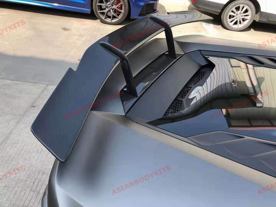 Buy Now DRY CARBON FIBER REAR SPOILER WING for LAMBORGHINI HURACAN EVO COUPE SPYDER 19+ and upgrade car parts from SIR Tuning at the Best Price. Headlights, Tail lights, Bodykits, Navigations, Carbon body kit and more - Fast & Free Shipping within Europe, US & Worldwide.