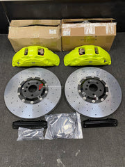 Buy Now CARBON CERAMIC BBK BIG BRAKE KIT for ROLLS ROYCE CULLINAN SERIES 2 2024+ and upgrade car parts from SIR Tuning at the Best Price. Headlights, Tail lights, Bodykits, Navigations, BIG BRAKE KIT and more - Fast & Free Shipping within Europe, US & Worldwide.