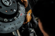 Buy Now CARBON CERAMIC BIG BRAKE KIT for BMW M5 G90 G99 2024+ and upgrade car parts from SIR Tuning at the Best Price. Headlights, Tail lights, Bodykits, Navigations, BIG BRAKE KIT and more - Fast & Free Shipping within Europe, US & Worldwide.