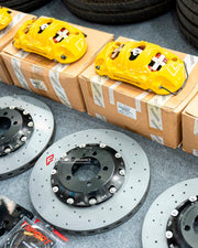Buy Now CARBON CERAMIC BIG BRAKE KIT for PORSCHE 911 992.1 TARGA 4 2020 - 2024 and upgrade car parts from SIR Tuning at the Best Price. Headlights, Tail lights, Bodykits, Navigations, BIG BRAKE KIT and more - Fast & Free Shipping within Europe, US & Worldwide.