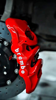 Buy Now CARBON CERAMIC BIG BRAKE KIT for PORSCHE MACAN 2021 - 2024 and upgrade car parts from SIR Tuning at the Best Price. Headlights, Tail lights, Bodykits, Navigations, BIG BRAKE KIT and more - Fast & Free Shipping within Europe, US & Worldwide.