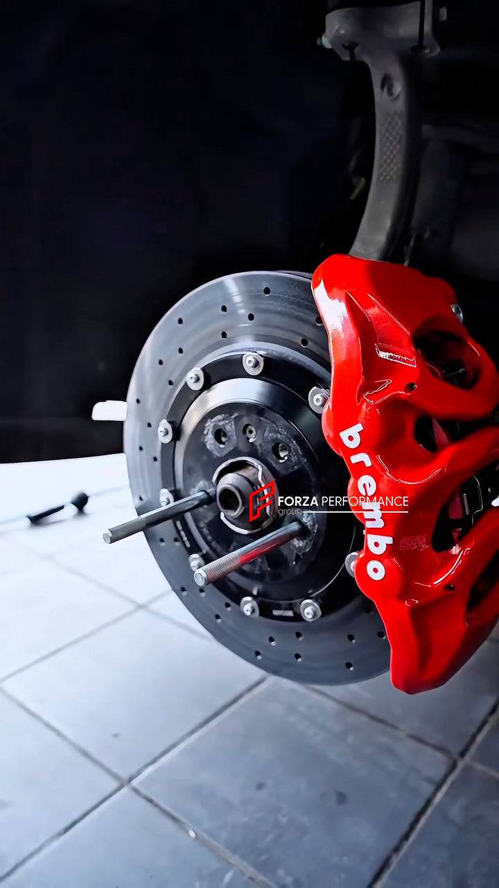 Buy Now CARBON CERAMIC BIG BRAKE KIT for PORSCHE MACAN 2021 - 2024 and upgrade car parts from SIR Tuning at the Best Price. Headlights, Tail lights, Bodykits, Navigations, BIG BRAKE KIT and more - Fast & Free Shipping within Europe, US & Worldwide.