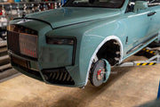 Buy Now CARBON CERAMIC BIG BRAKE KIT for ROLLS-ROYCE CULLINAN SERIES 2 2024+ and upgrade car parts from SIR Tuning at the Best Price. Headlights, Tail lights, Bodykits, Navigations, BIG BRAKE KIT and more - Fast & Free Shipping within Europe, US & Worldwide.