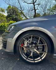 Buy Now CARBON CERAMIC FRONT BBK BIG BRAKE KIT for VOLKSWAGEN GOLF R MK7 5G 2014 - 2017 and upgrade car parts from SIR Tuning at the Best Price. Headlights, Tail lights, Bodykits, Navigations, BIG BRAKE KIT and more - Fast & Free Shipping within Europe, US & Worldwide.