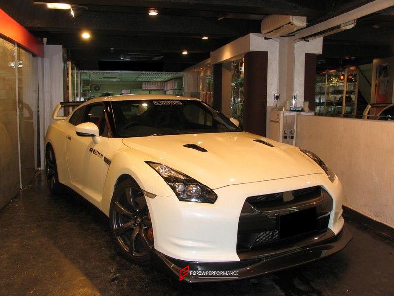 Buy Now CARBON FRONT LIP for NISSAN GT-R R35 2007 - 2016 and upgrade car parts from SIR Tuning at the Best Price. Headlights, Tail lights, Bodykits, Navigations, Body Kit and more - Fast & Free Shipping within Europe, US & Worldwide.