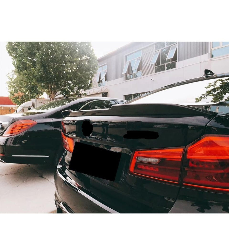 Buy Now DRY CARBON REAR SPOILER for BMW M5 F90 5 SERIES G30 G38 2017-2020 | CS STYLE and upgrade car parts from SIR Tuning at the Best Price. Headlights, Tail lights, Bodykits, Navigations, body kit and more - Fast & Free Shipping within Europe, US & Worldwide.