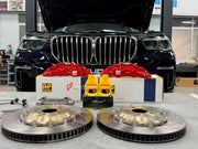 Buy Now FRONT BIG BRAKE KIT BBK for BMW X5 xDRIVE30Li G05 G18 2018 - 2023 and upgrade car parts from SIR Tuning at the Best Price. Headlights, Tail lights, Bodykits, Navigations, BIG BRAKE KIT and more - Fast & Free Shipping within Europe, US & Worldwide.