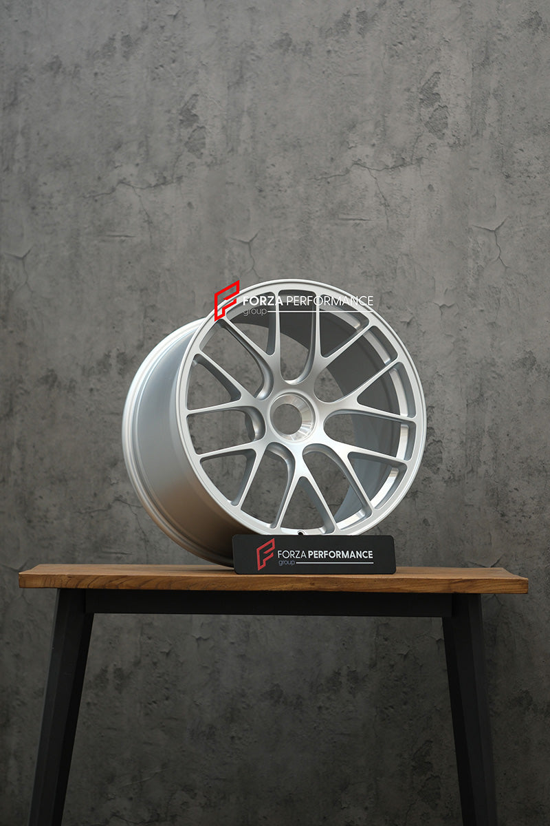 Buy Now 20 INCH CENTERLOCK FORGED WHEELS RIMS for PORSCHE 911 997.2 TURBO 2013 and upgrade car parts from SIR Tuning at the Best Price. Headlights, Tail lights, Bodykits, Navigations, wheels and more - Fast & Free Shipping within Europe, US & Worldwide.