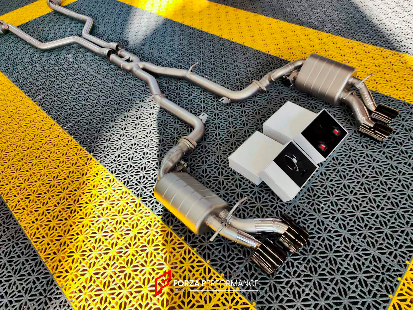 VALVED EXHAUST CATBACK MUFFLER for Mercedes-Benz W204 C63