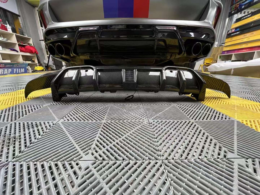 Buy Now CARBON REAR DIFFUSER for BMW X6M G06 F96 X5M G05 F95 and upgrade car parts from SIR Tuning at the Best Price. Headlights, Tail lights, Bodykits, Navigations, body kit and more - Fast & Free Shipping within Europe, US & Worldwide.