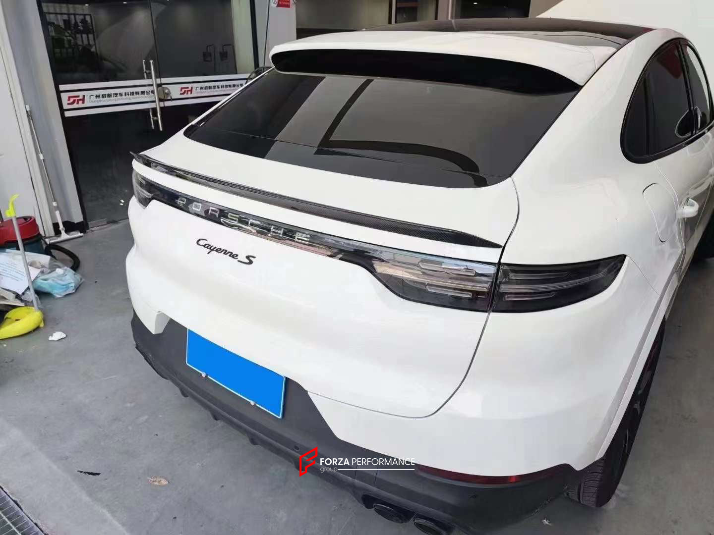 CARBON REAR MIDDLE SPOILER for PORSCHE CAYENNE E3 9Y LCI 2023+