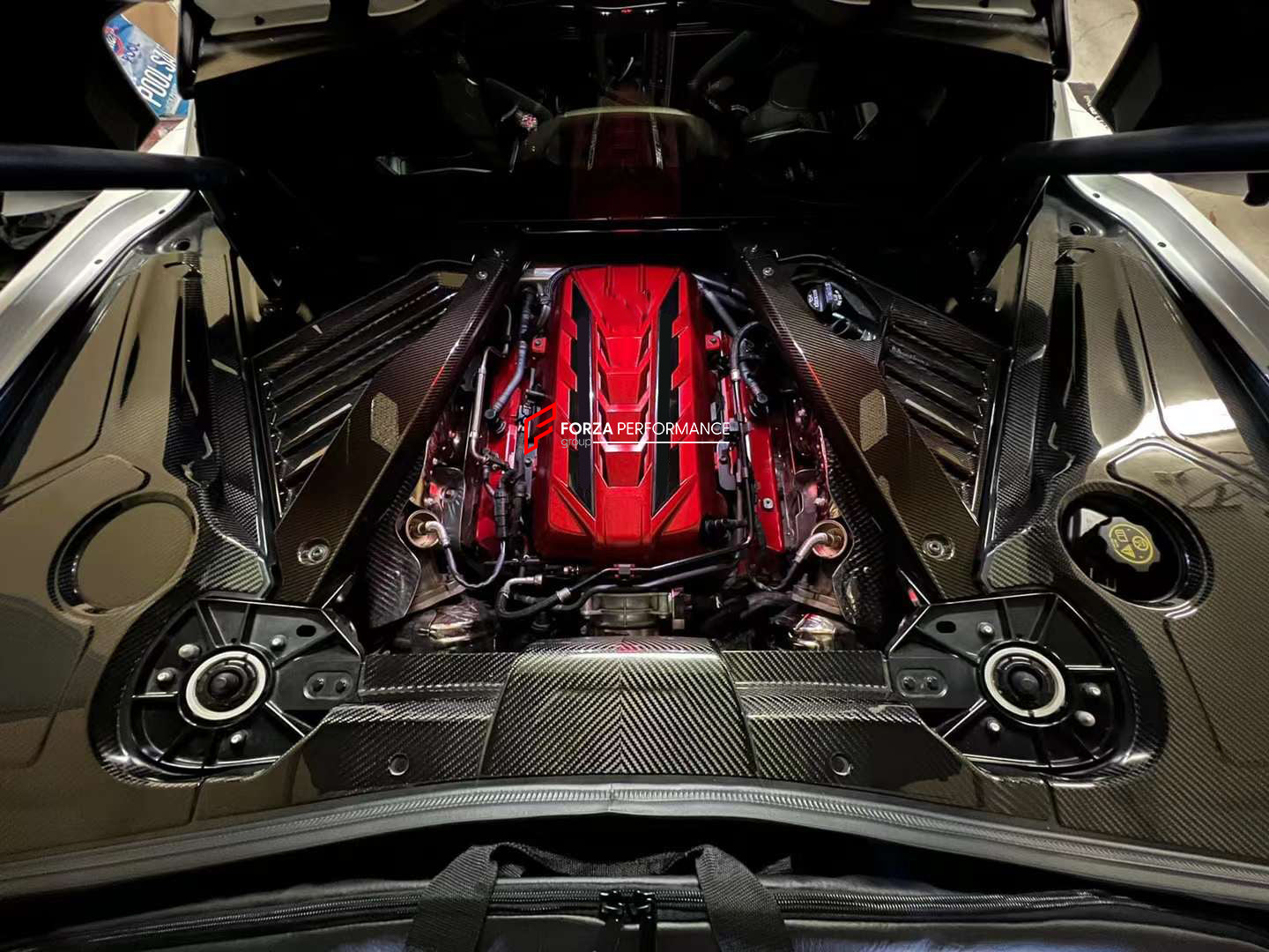 DRY CARBON ENGINE COVER for CHEVROLET CORVETTE C8 STINGRAY 2020+