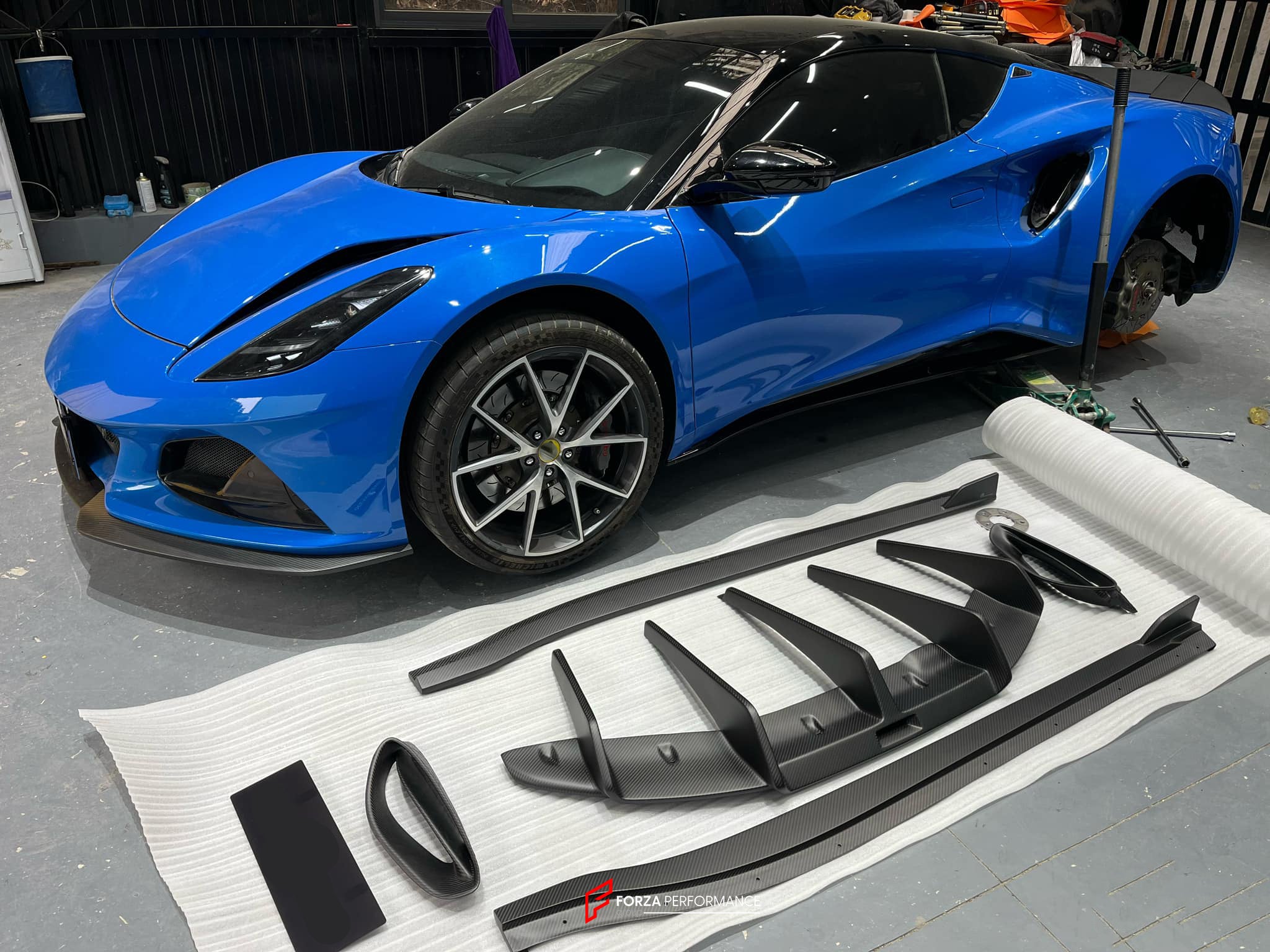 DRY CARBON BODY KIT for LOTUS EMIRA