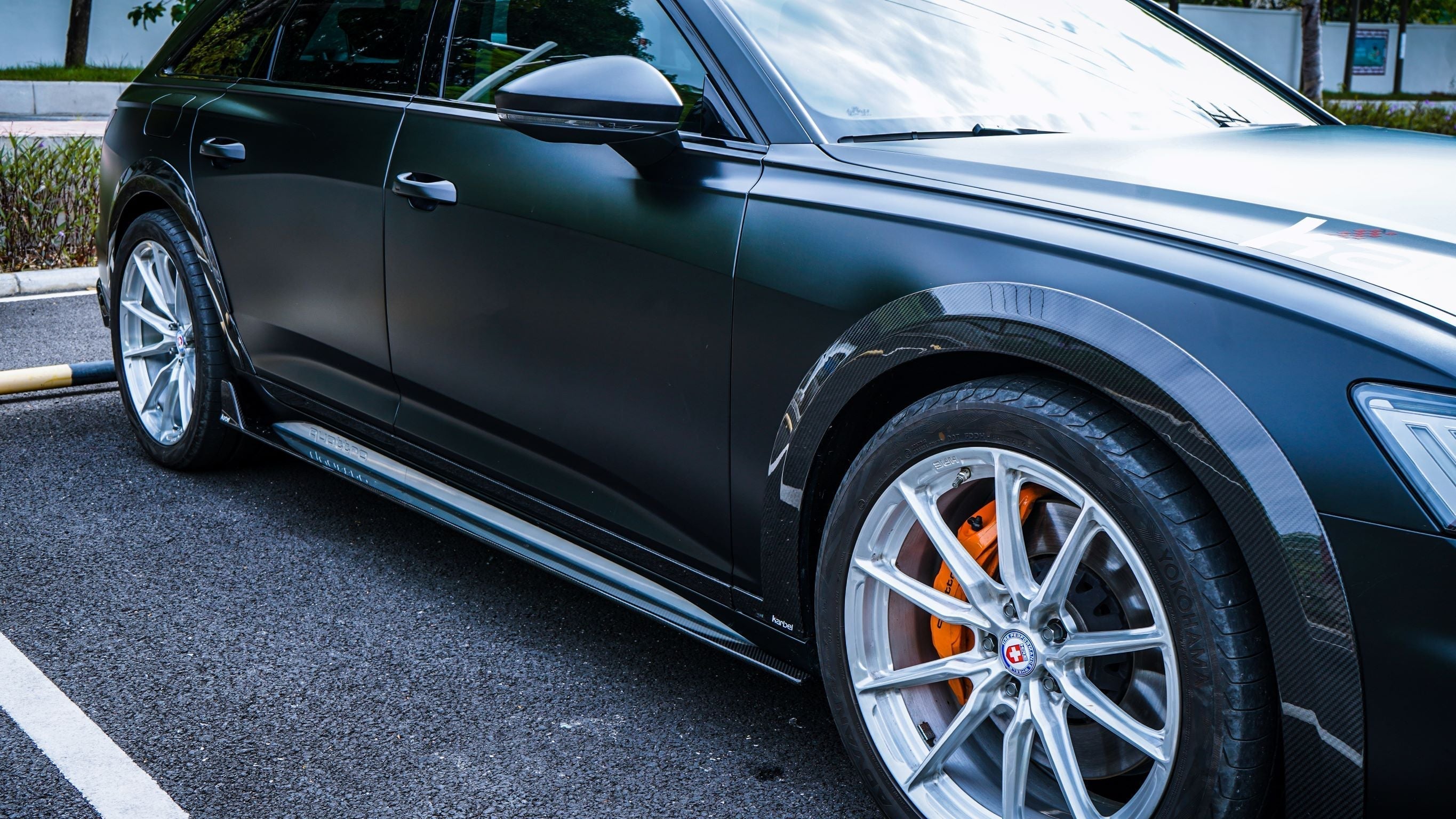 KARBEL CARBON CARBON FIBER SIDE SKIRTS FOR AUDI A6 ALLROAD C8 2020+
