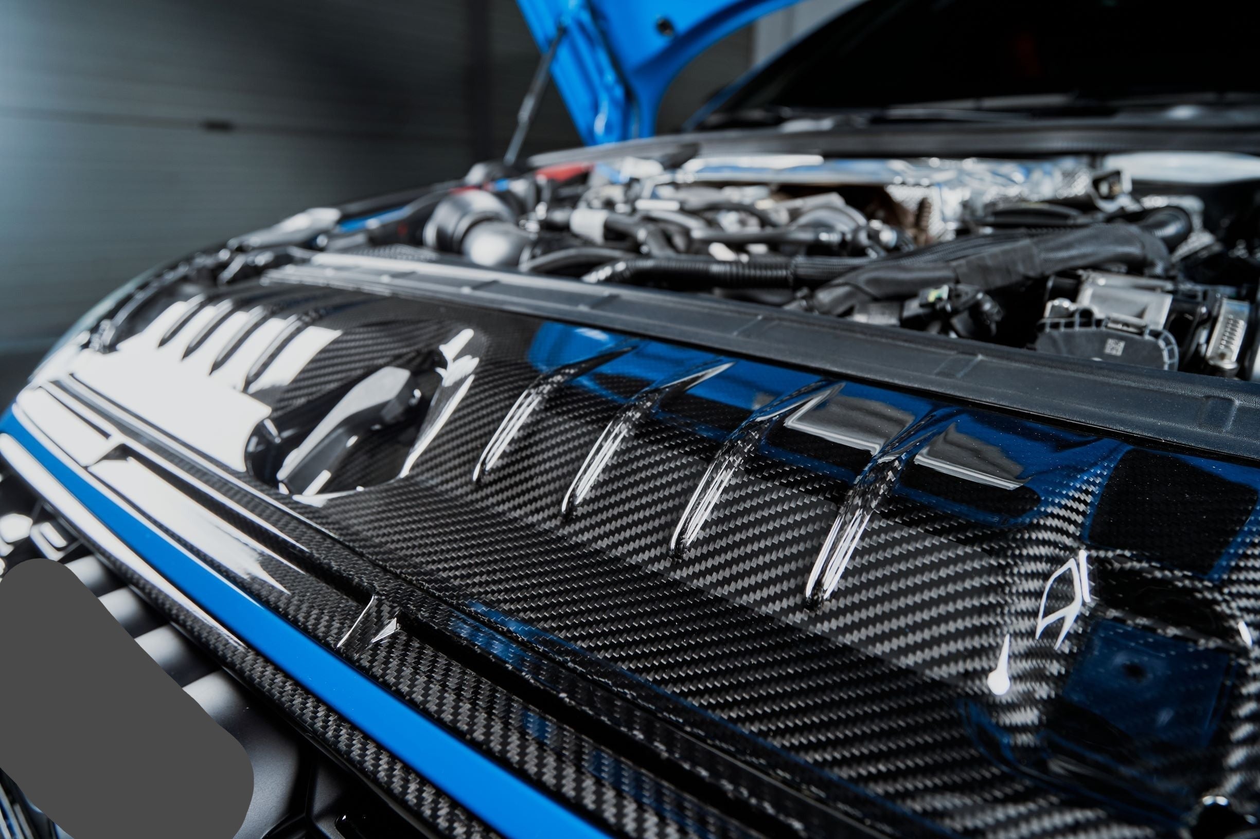 KARBEL CARBON DRY CARBON FIBER RADIATOR COOLING PLATE FOR AUDI S4 & A4 S LINE 2020-ON B9.5