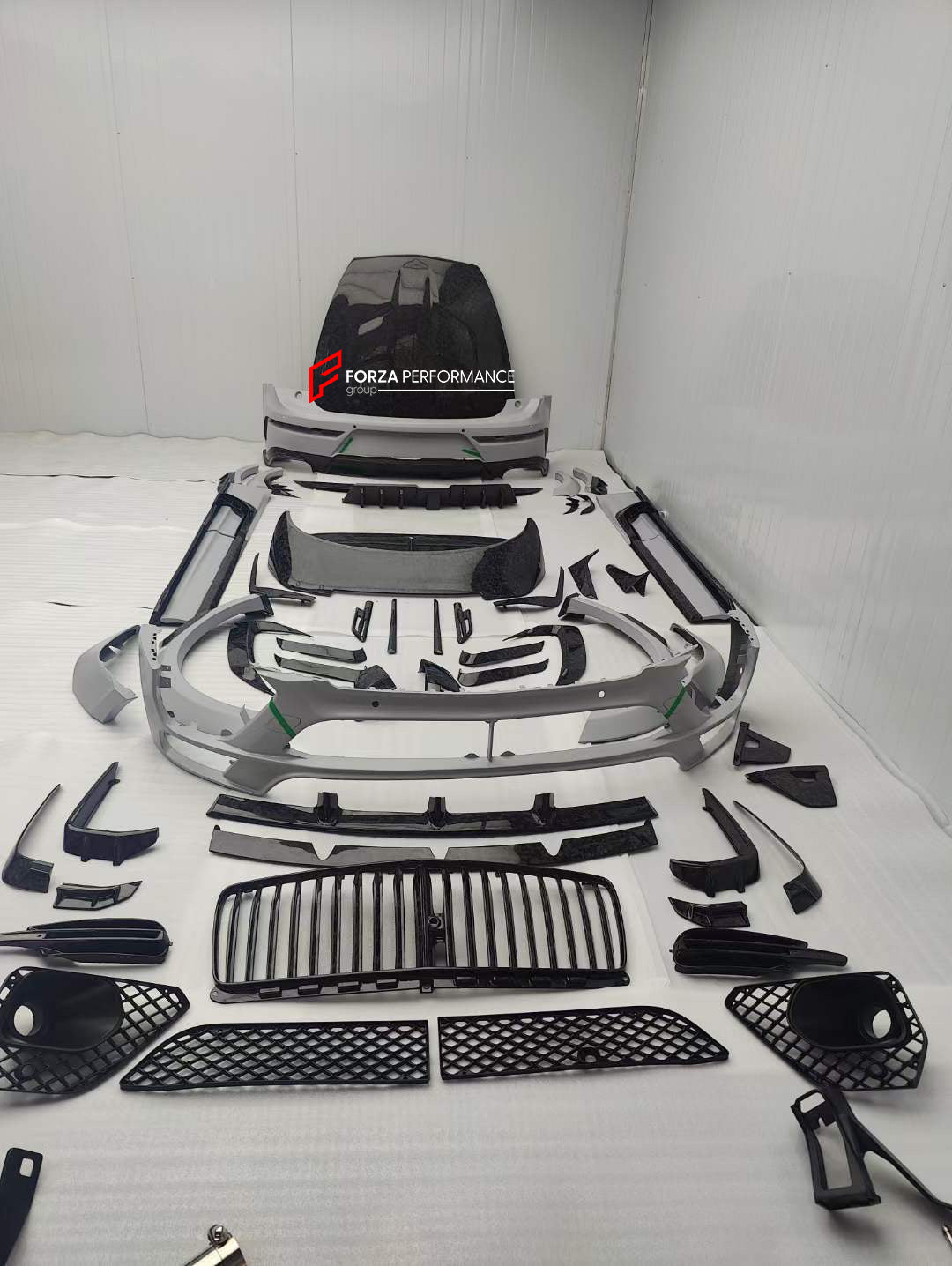 DRY CARBON BODY KIT for BENTLEY BENTAYGA W12 2020+