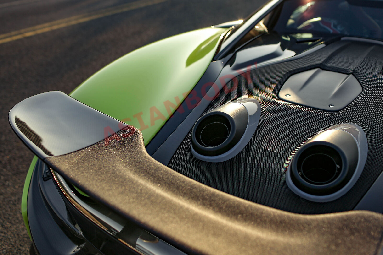 DRY CARBON FIBER ENGINE COVER WITH EXHAUST 600LT STYLE for MCLAREN 540C 570GT 570S SPORTS SERIES P13 2015 - 2020