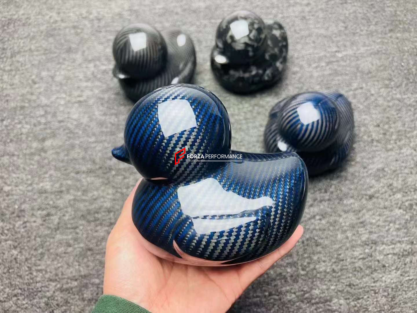 MULTICOLOR DRY CARBON | FORGED CARBON DUCKS