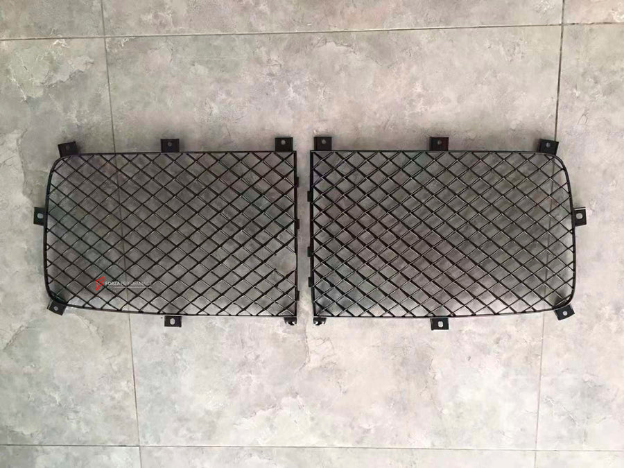 Buy Now GRILLE WITH FRONT CAMERA FOR BENTLEY FLYING SPUR 2020+ 3SE853683C 3SE853583A | OEM STYLE and upgrade car parts from SIR Tuning at the Best Price. Headlights, Tail lights, Bodykits, Navigations, body kit and more - Fast & Free Shipping within Europe, US & Worldwide.