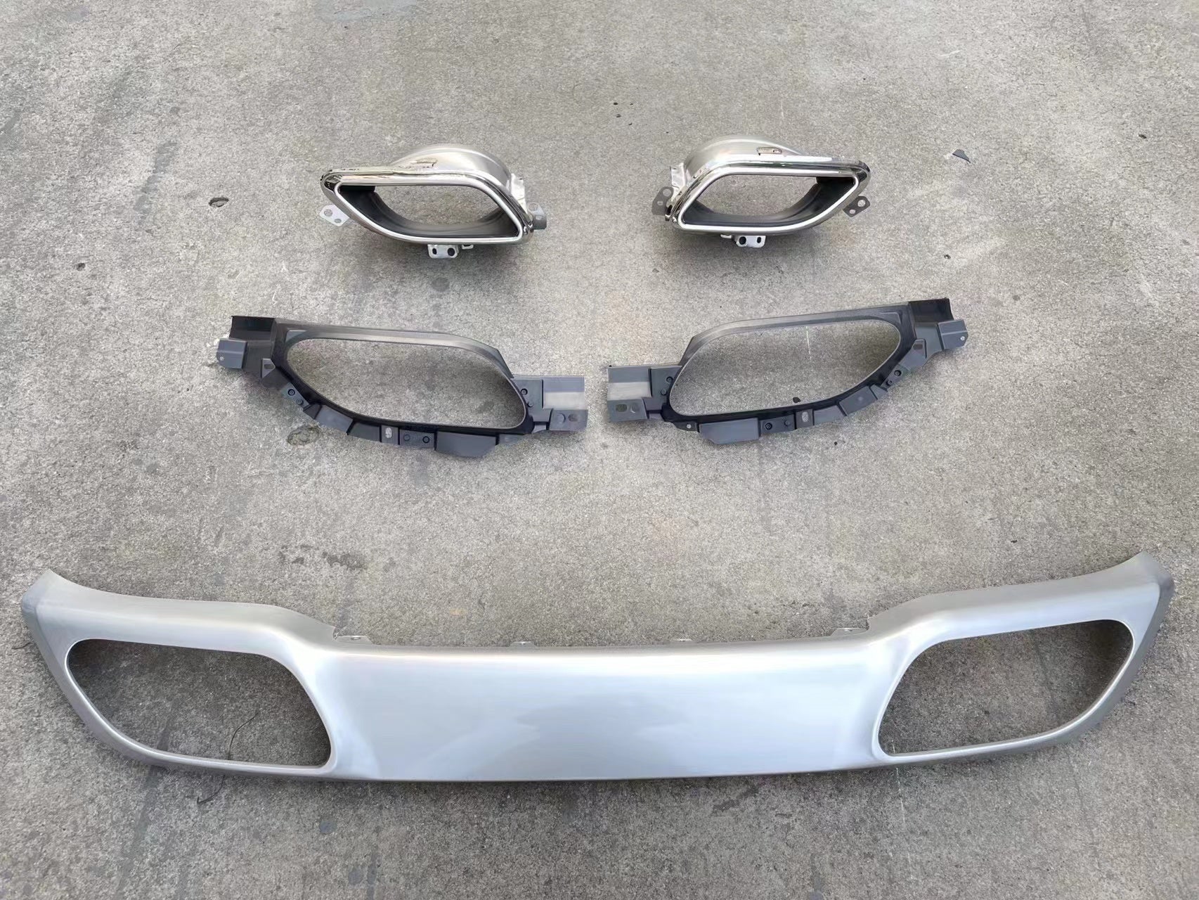 REAR DIFFUSER with EXHAUST TIPS for JAGUAR F PACE 2021+