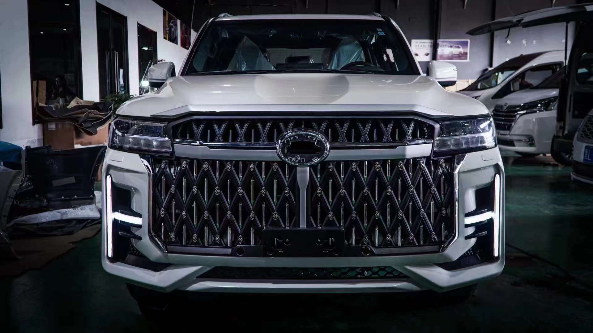 NEW VOFUE BODY KIT FOR TOYOTA LAND CRUISER 300 LC300 2021+