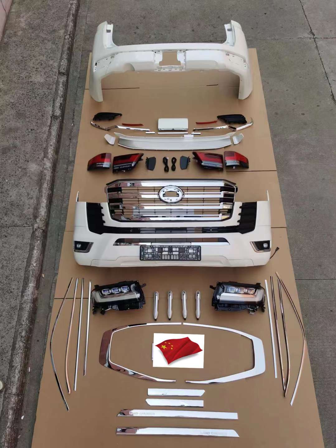 CONVERSION BODY KIT for TOYOTA LAND CRUISER LC 300 LOW LEVEL to HIGH LEVEL 2021+