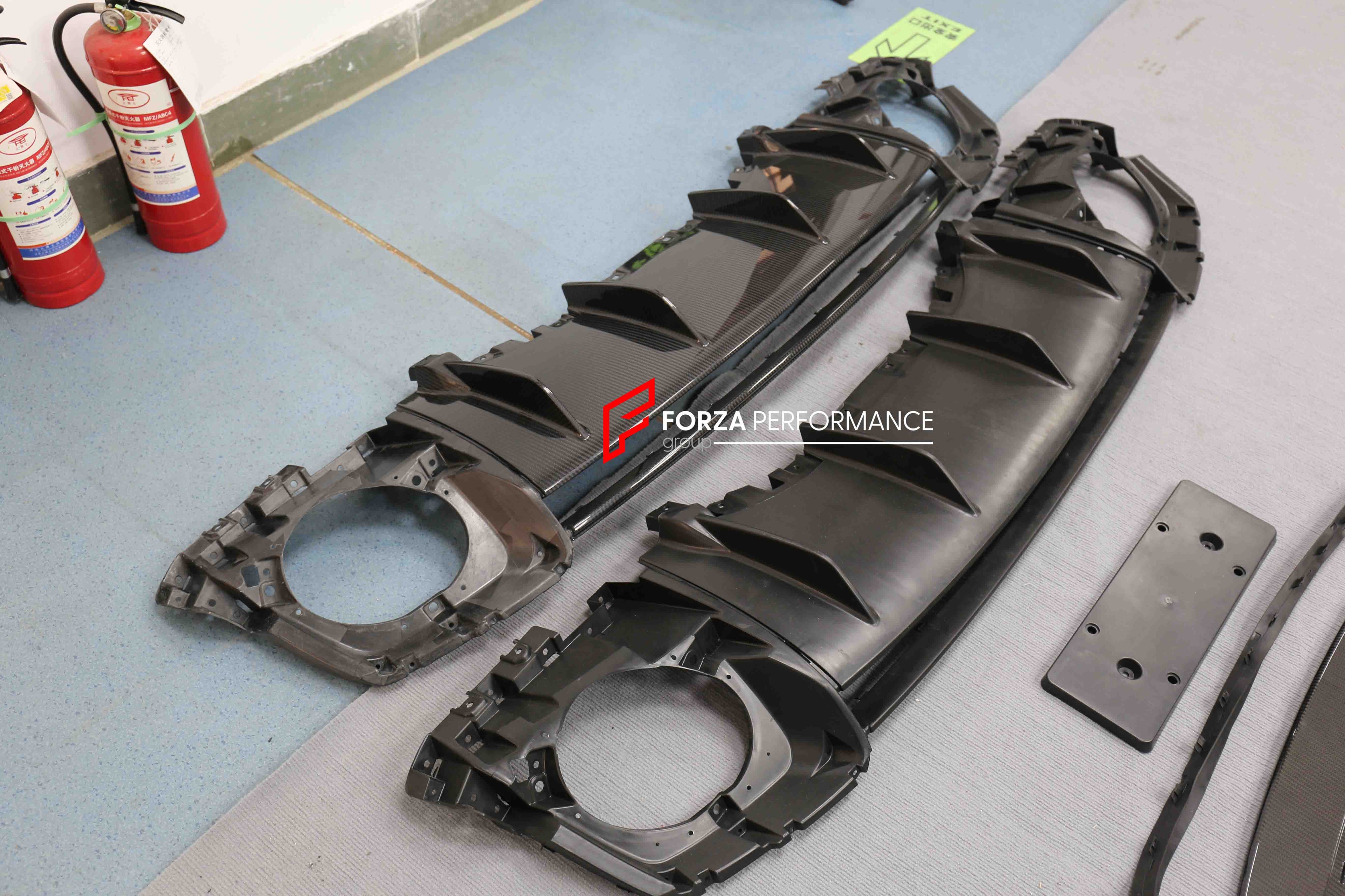 CONVERSION DRY CARBON BODY KIT FOR AUDI R8 4S 2015-2018 TO R8 4S 2020+