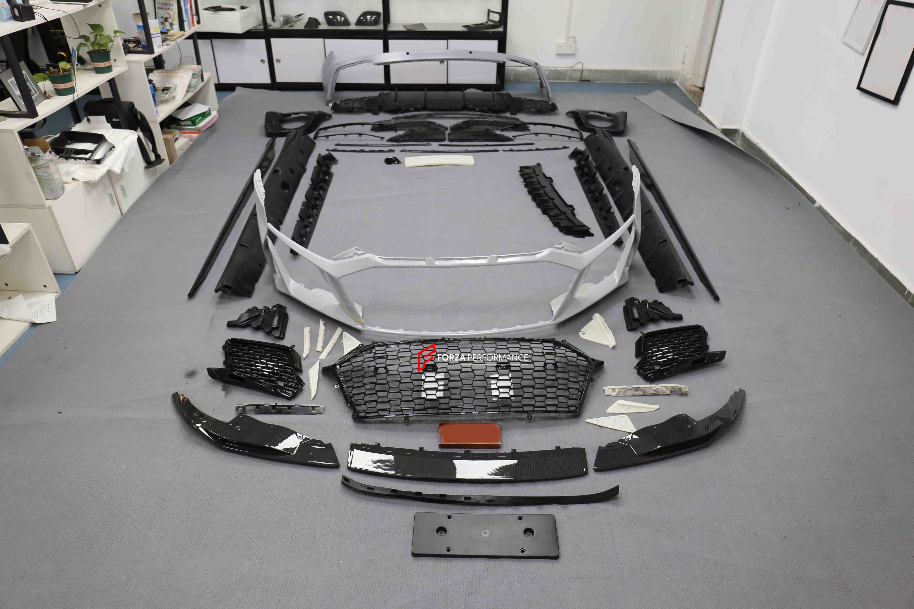 CONVERSION DRY CARBON BODY KIT FOR AUDI R8 4S 2015-2018 TO R8 4S 2020+