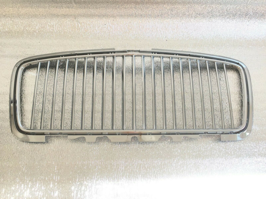 Buy Now CHROME RADIATOR GRILL FOR BENTLEY FLYING SPUR 2020+ 3SE853667 | OEM STYLE and upgrade car parts from SIR Tuning at the Best Price. Headlights, Tail lights, Bodykits, Navigations, body kit and more - Fast & Free Shipping within Europe, US & Worldwide.