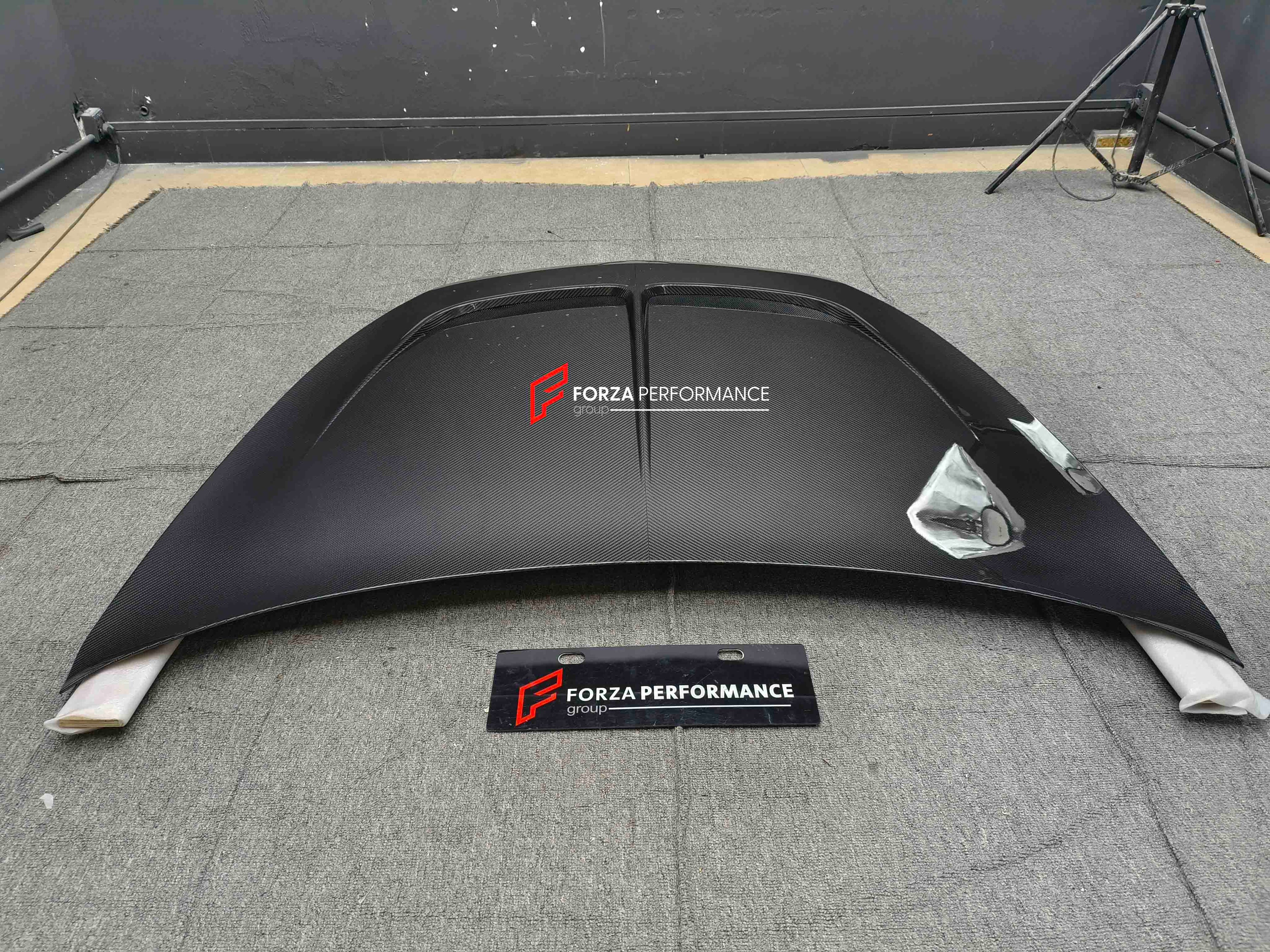 DRY CARBON HOOD/BONNET FOR BENTLEY BENTAYGA PL71 FACELIFT 2020+