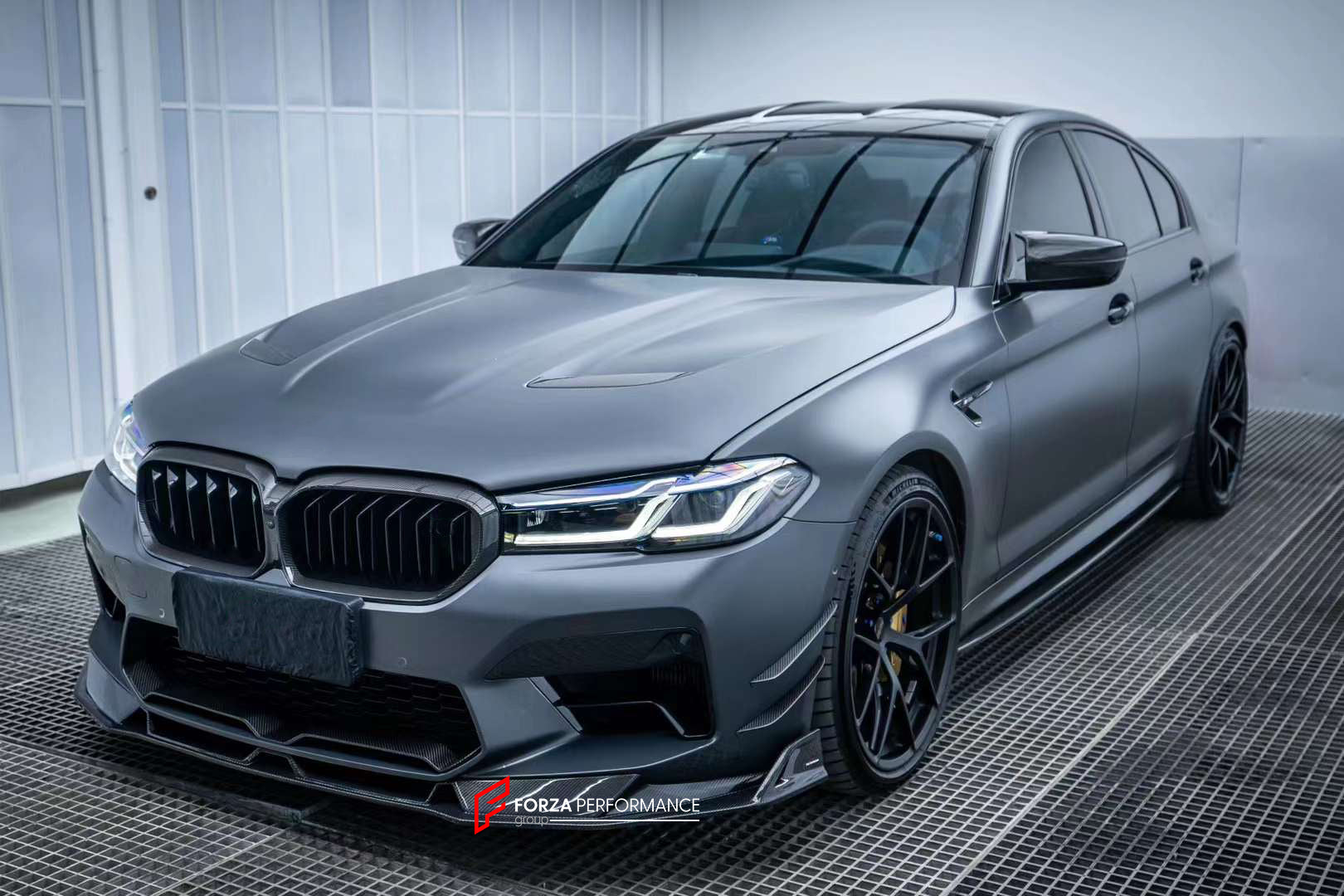 CARBON BODY KIT FOR BMW M5 F90 2018+