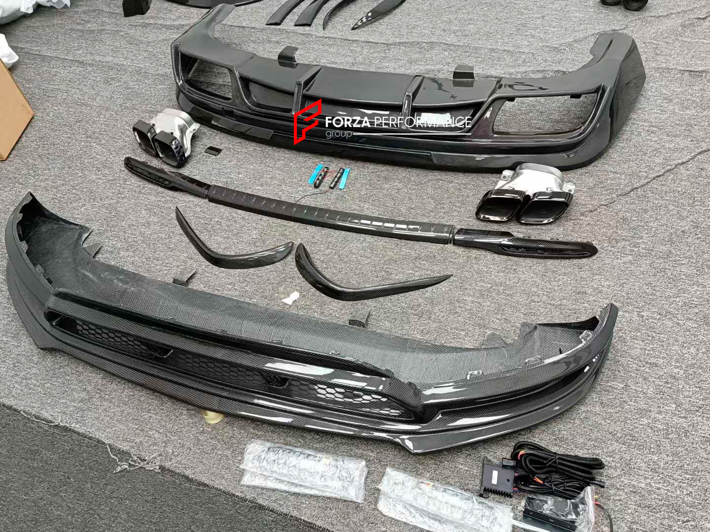 DRY CARBON BODY KIT for MERCEDES-BENZ GLS X167 2020+