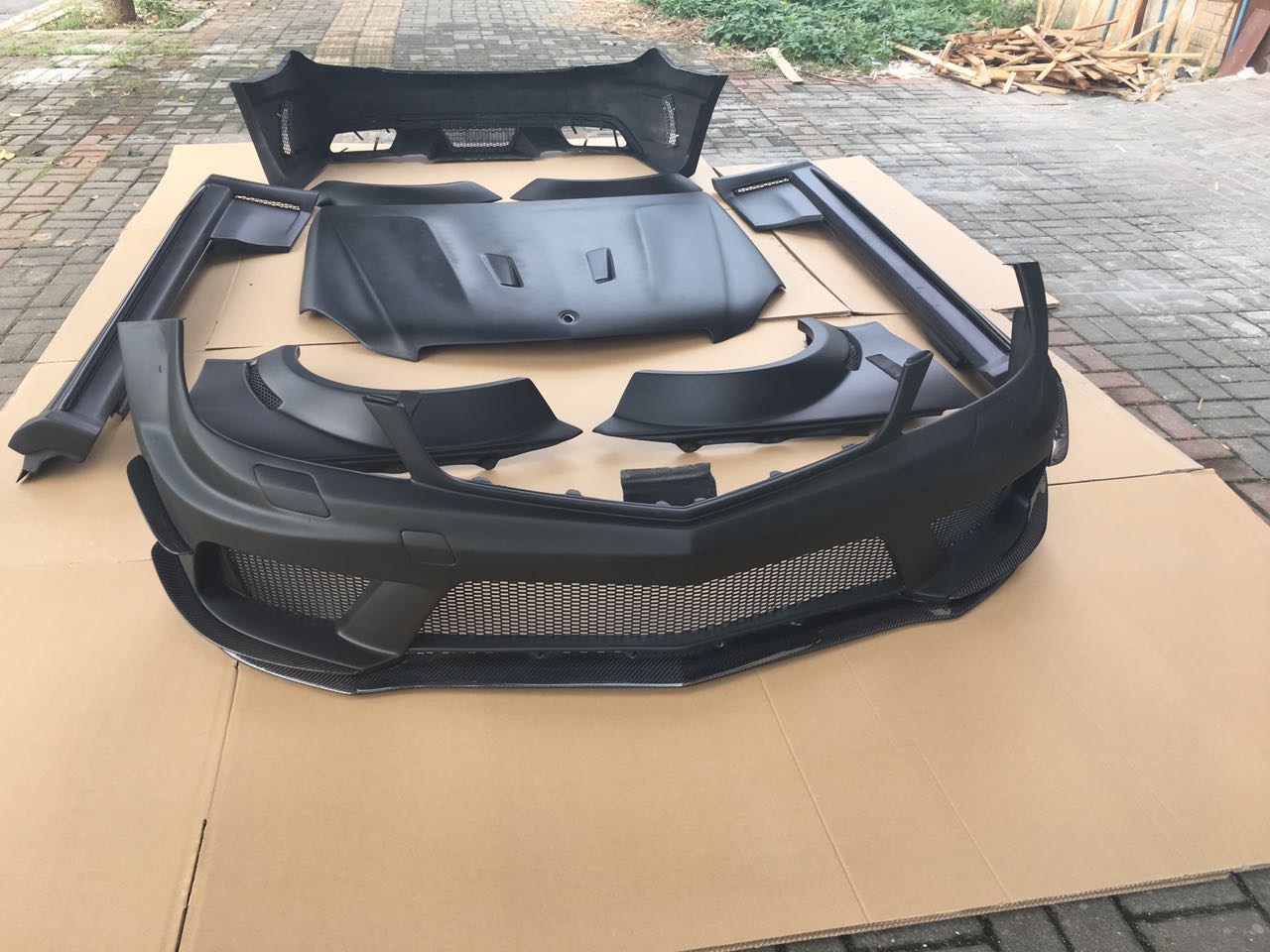 CONVERSION UPGRADE WIDE BODY KIT for MERCEDES BENZ C63 AMG W204 2008 - 2014 upgrade to BLACK SERIES