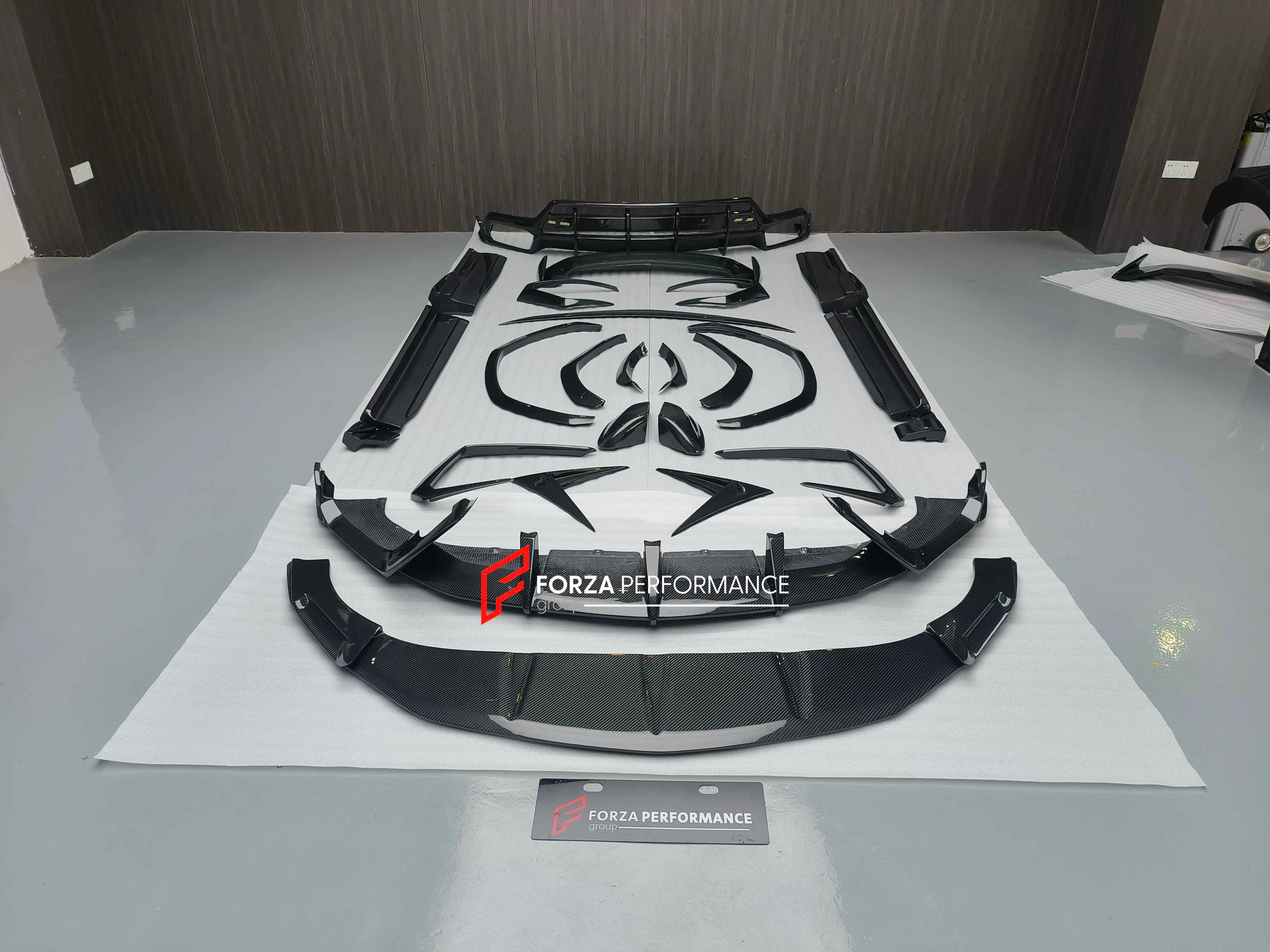 CARBON FIBER SOFT KIT for LAMBORGHINI URUS 2018+