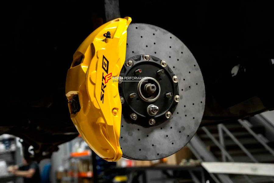 Buy Now CARBON CERAMIC BIG BRAKE KIT for JEEP GRAND CHEROKEE SRT WK2 2018 - 2023 and upgrade car parts from SIR Tuning at the Best Price. Headlights, Tail lights, Bodykits, Navigations, BIG BRAKE KIT and more - Fast & Free Shipping within Europe, US & Worldwide.