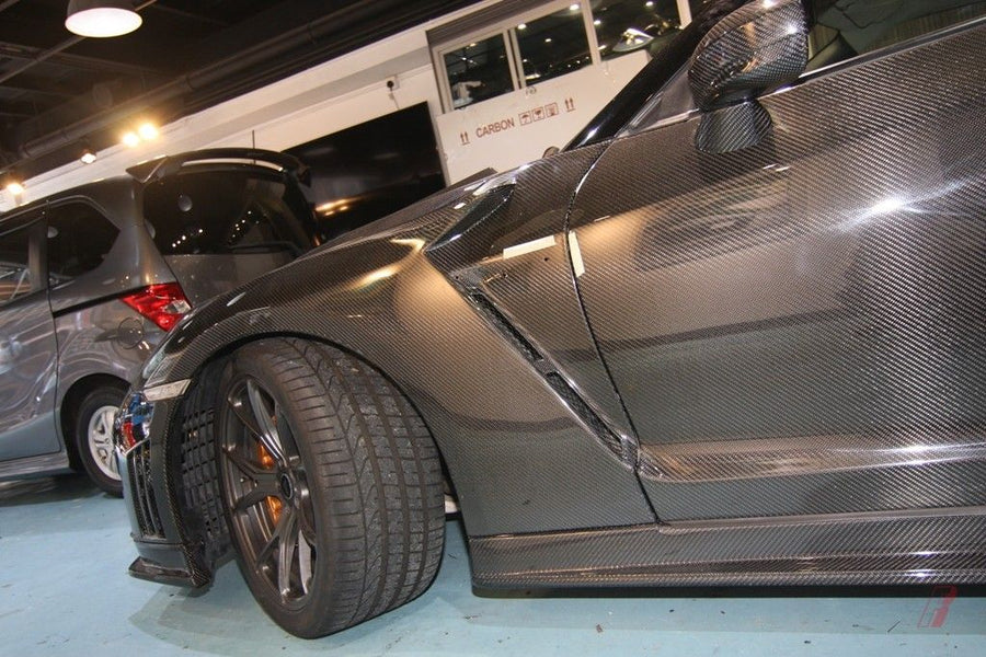 Buy Now CARBON DOORS for NISSAN GT-R R35 2007 - 2016 and upgrade car parts from SIR Tuning at the Best Price. Headlights, Tail lights, Bodykits, Navigations, Body Kit and more - Fast & Free Shipping within Europe, US & Worldwide.