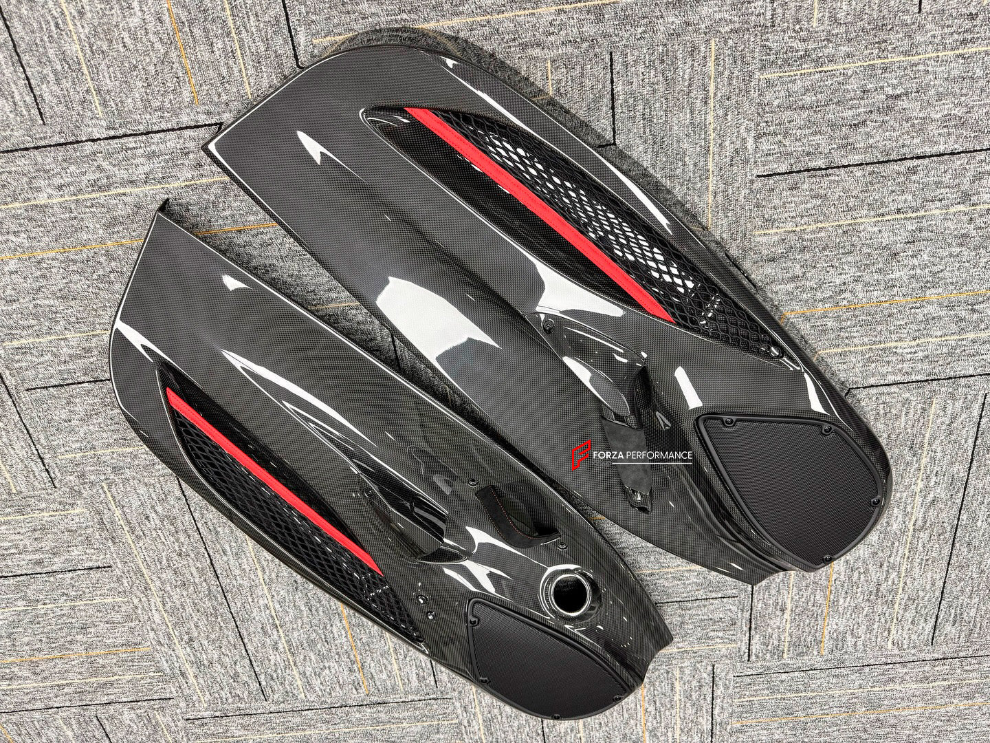 CONVERSION DRY CARBON DOOR PANELS for FERRARI 488 2015 - 2020 upgrade to PISTA