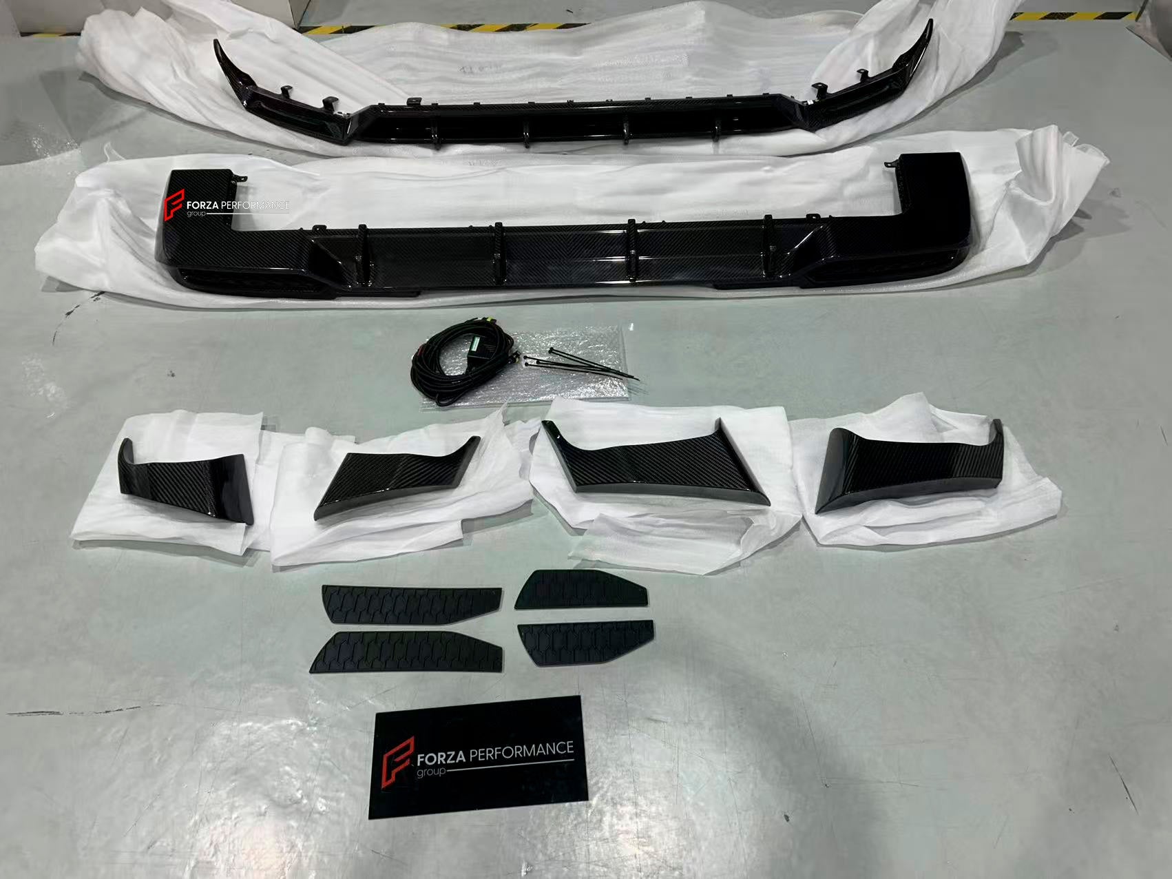 DRY CARBON BODY KIT for MERCEDES BENZ G CLASS G63 AMG W465 2025+