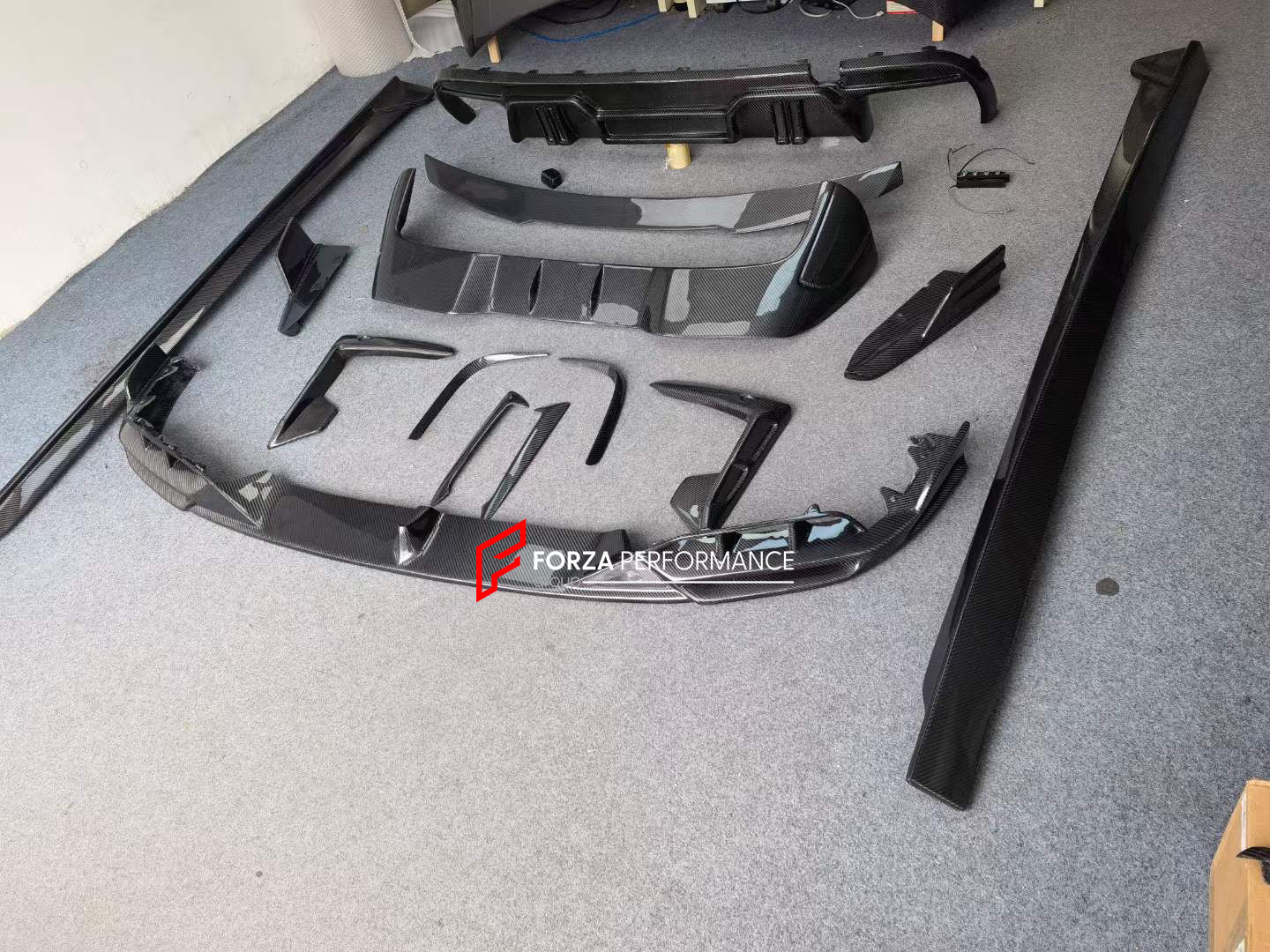 DRY CARBON BODY KIT for BMW X5M F95 2020 - 2023
