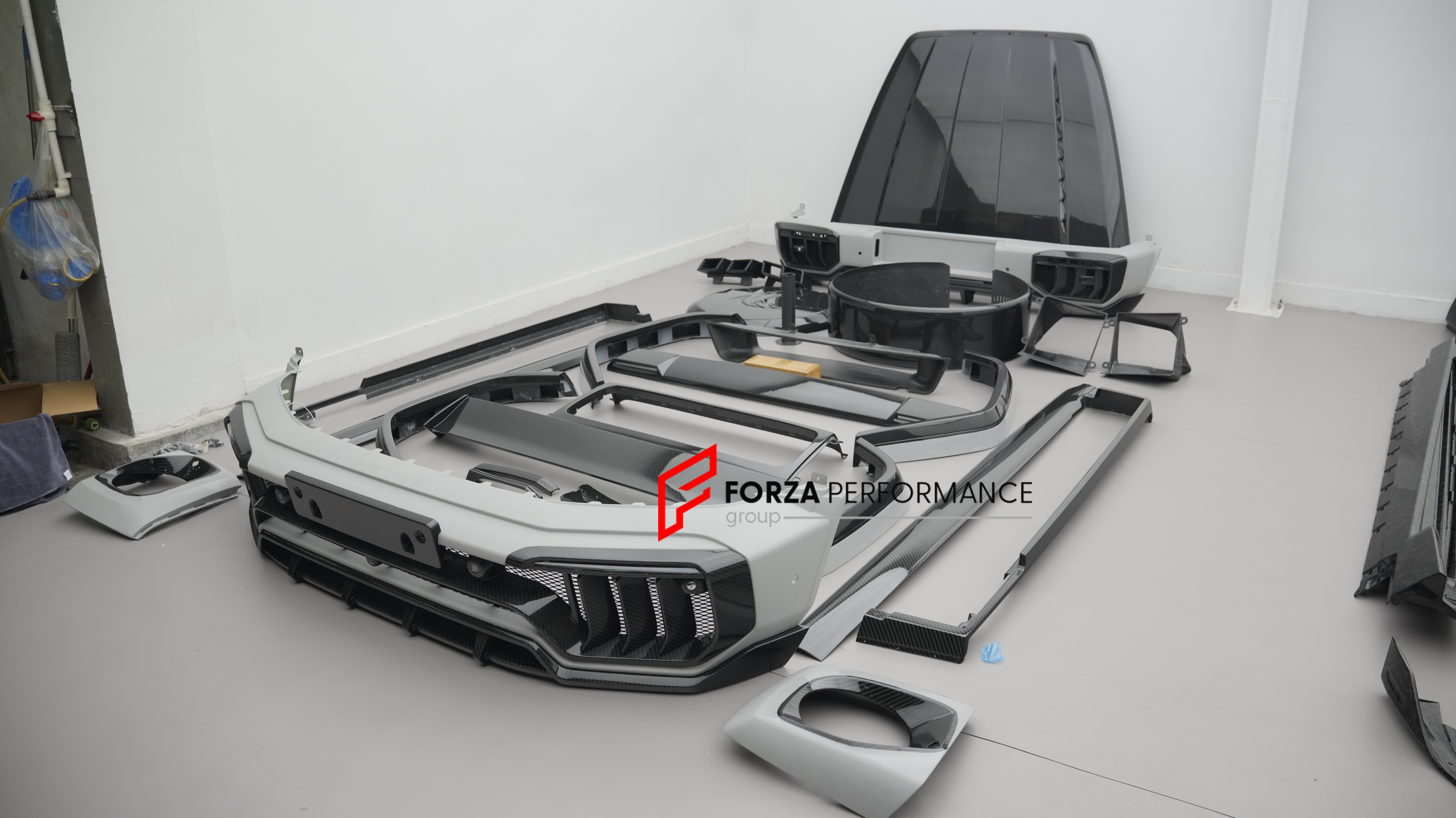 DRY CARBON WIDEBODY KIT FOR MERCEDES BENZ G CLASS W465 G500 G450d G580 G63 AMG 2024+