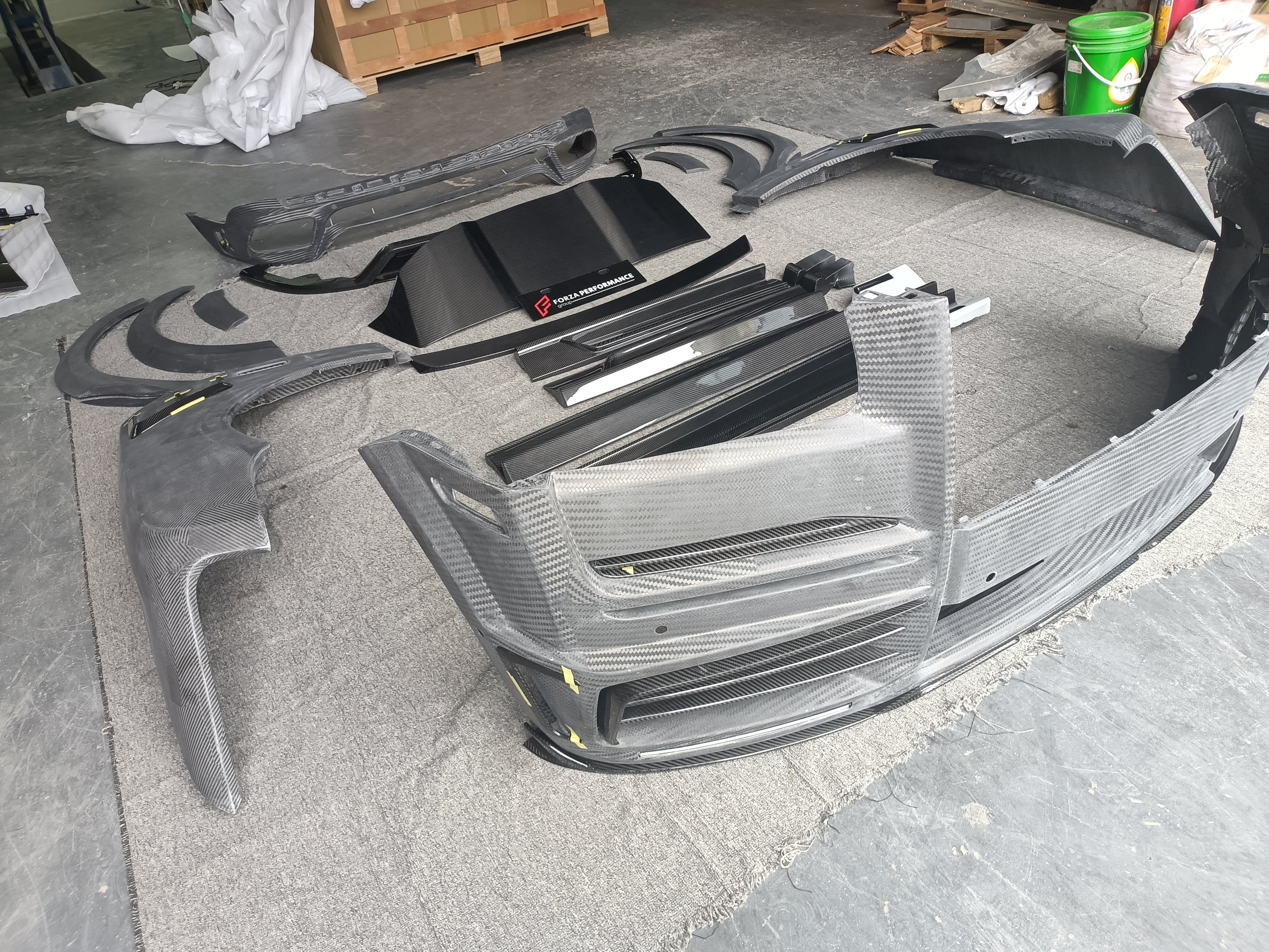 DRY CARBON BODY KIT for ROLLS-ROYCE CULLINAN