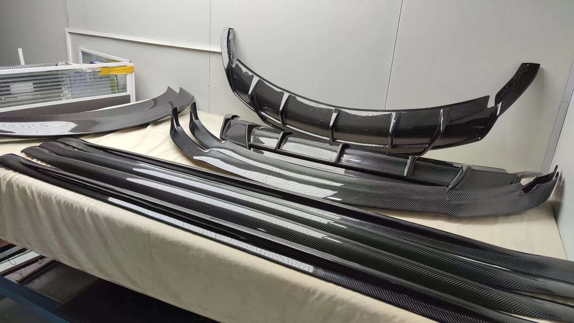 DRY CARBON BODY KIT FOR TESLA MODEL 3
