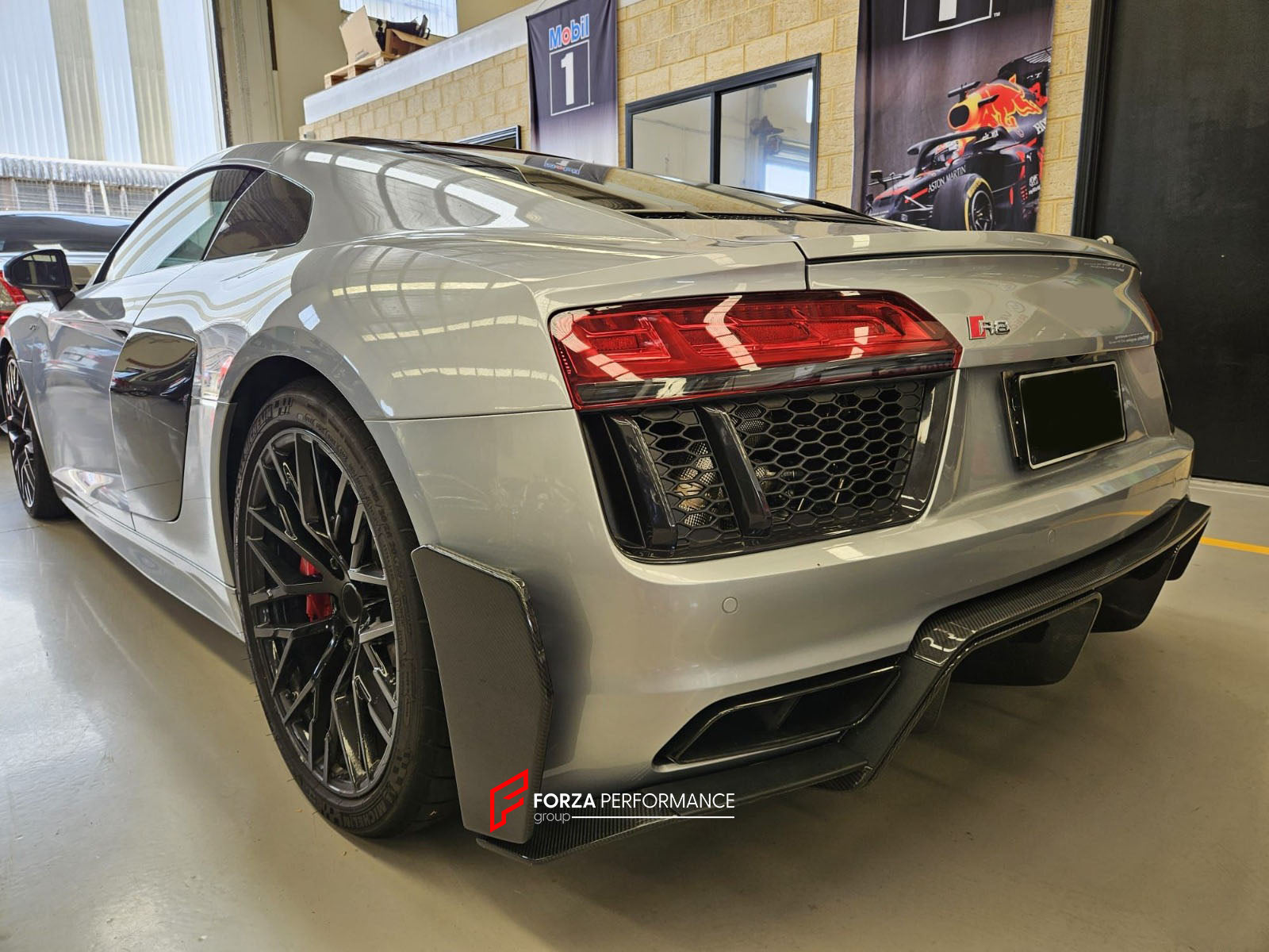 PERFORMANCE DRY CARBON BODY KIT for AUDI R8 4S 2015 - 2018