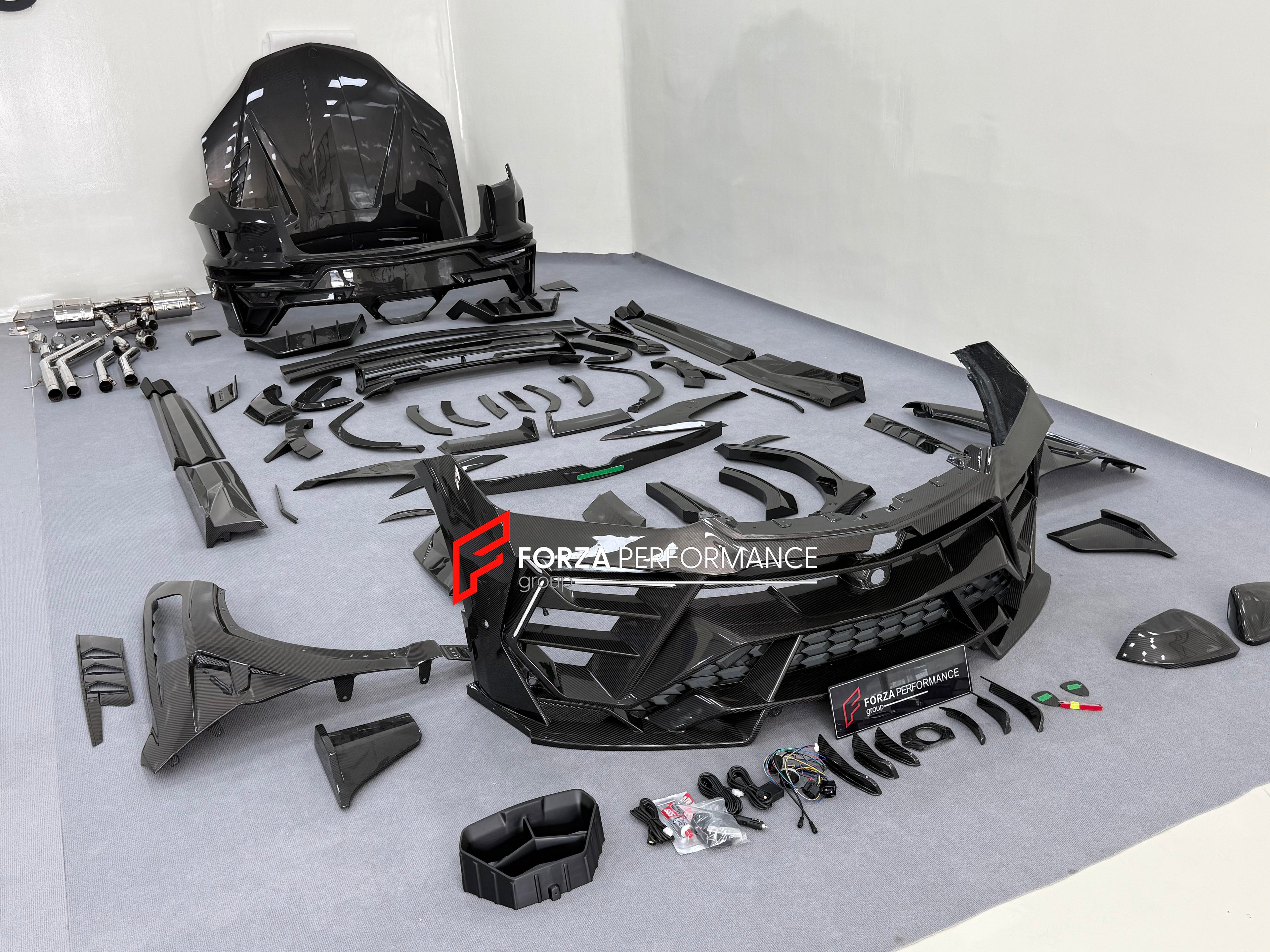 DRY CARBON BODY KIT with EXHAUST SYSTEM for LAMBORGHINI URUS SE 2024+
