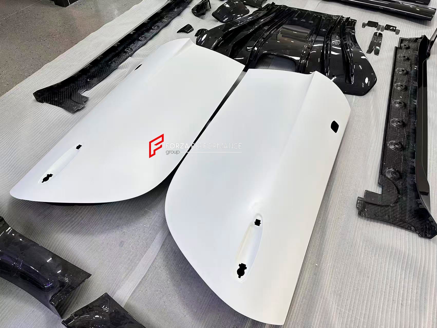 DRY CARBON DOORS for PORSCHE 911 992.1 GT3 RS