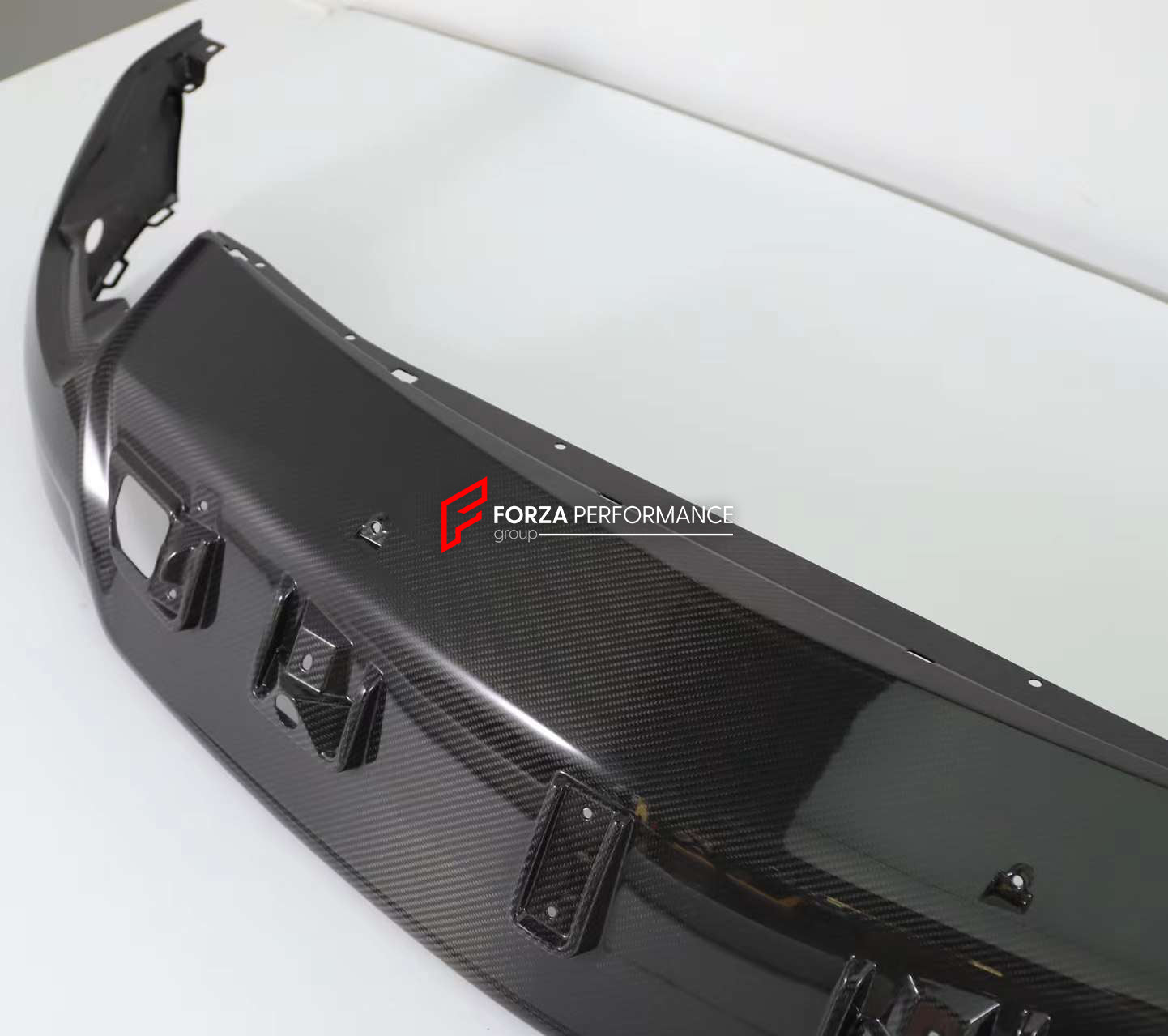 DRY CARBON HOOD AND REAR DIFFUSER for LAMBORGHINI URUS S