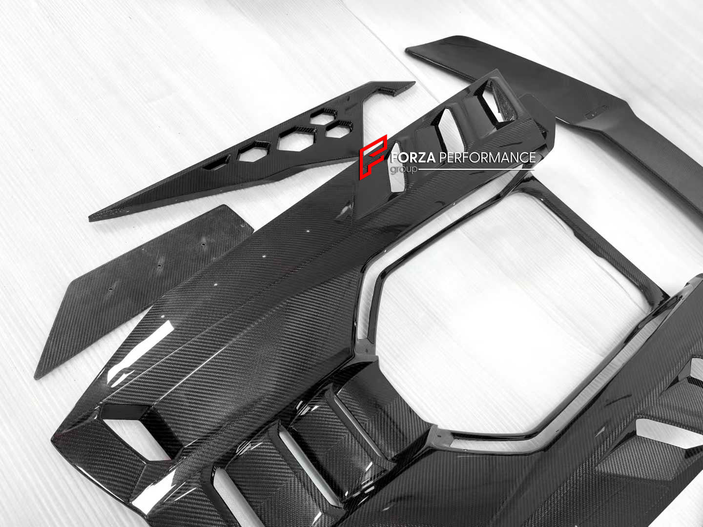 DRY CARBON REAR ENGINE BAY AREA COVER with SPOILER for LAMBORGHINI REVUELTO 2023+
