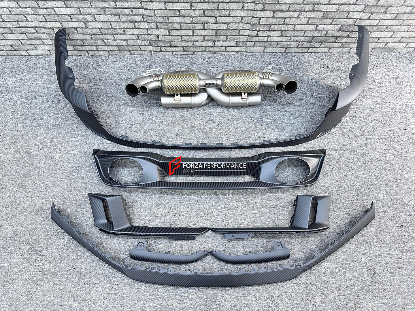 DRY CARBON REPLACEMENT BODY KIT for PORSCHE 911 992.2 CARRERA 2025+