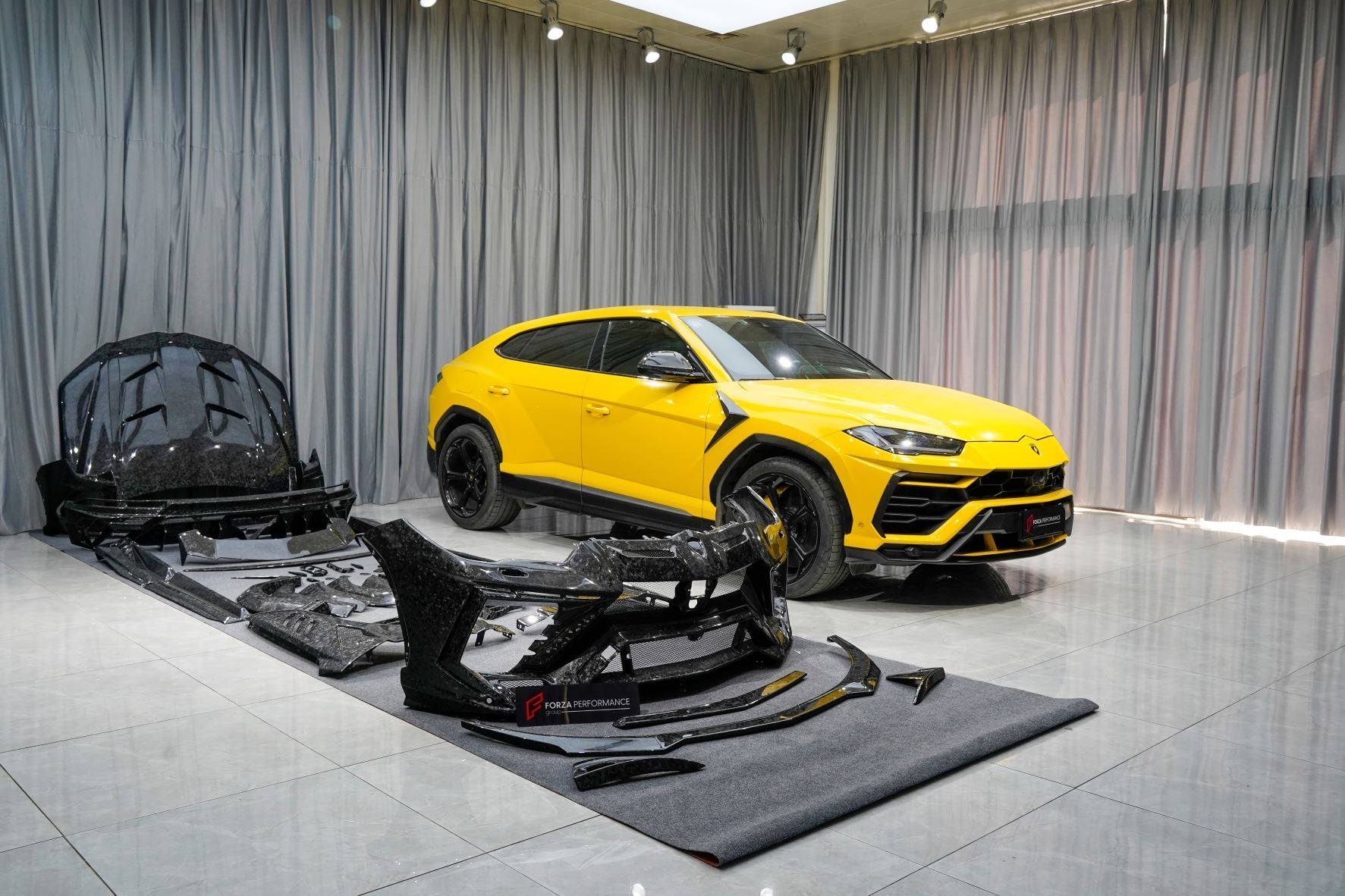 FORGED CARBON WIDE BODY KIT FOR LAMBORGHINI URUS 2017+